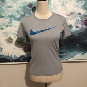 Nike Dri-FIT Women's Top Size S Workout Gym‎ Tee Athletic Running Shirt